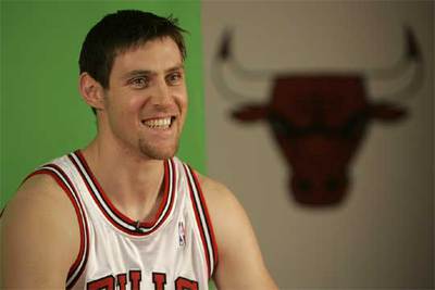 Nocioni, tras un partido del Chicago Bulls, durante una conferencia de prensa.