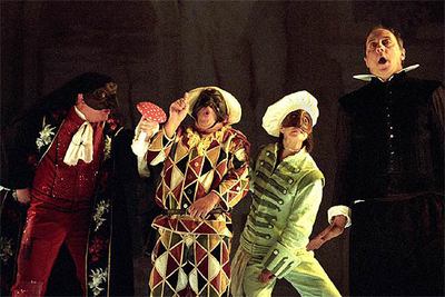 Escena de  El retablo de las maravillas  de Els Joglars.