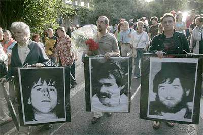 HOMENAJE A TRES ETARRAS