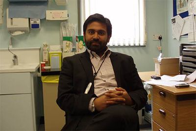 Khalid Aniss, odontólogo en Rochdale