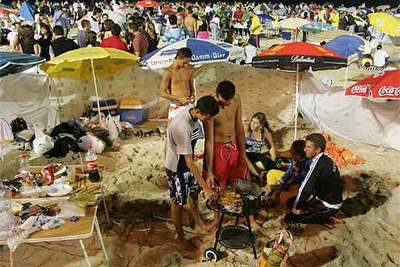 Las playas de Cádiz, transformadas en una 'pocilga'