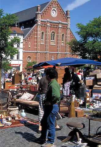 Un mercadillo callejero en Bruselas.