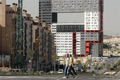 Edificio de El Mirador, en Sanchinarro (Madrid), obra de Blanca Lleó y del estudio MVRDV.