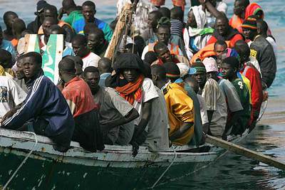 Llegan a Canarias 674 'sin papeles' en ocho embarcaciones