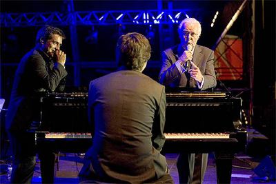 Camané (izquierda) y Carlos do Carmo, el pasado sábado en Lisboa.