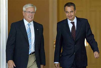 EL MINISTRO CLOS LLEGA A MADRID