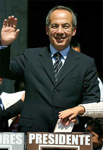 Felipe Calderón deposita su voto el pasado 2 de julio.