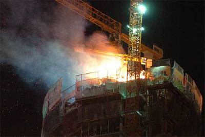Incendio en la torre más alta de Madrid