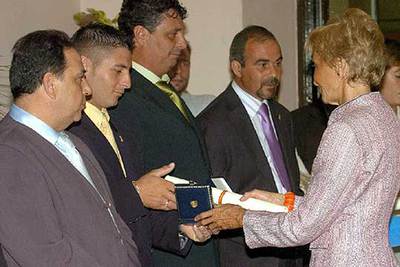 LOS TRIPULANTES DEL 'FRANCISCO Y CATALINA', CONDECORADOS