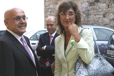 La   vicelehendakari  , ayer en San sebastián, tras participar en los cursos de verano de la UPV.