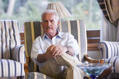 El autor Carlos Fuentes (Ciudad de Panamá, 1928), este verano en Mallorca.