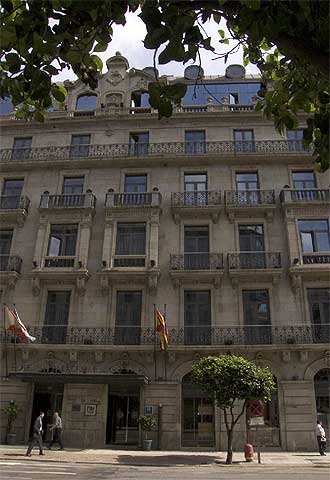 Fachada del hotel HN Palacio de Vigo.