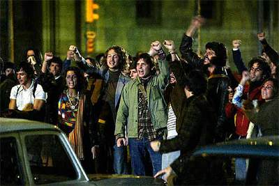 Un fotograma de  Salvador. 