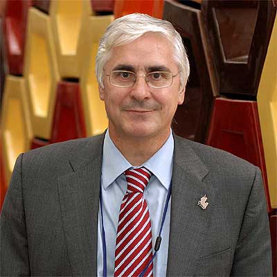  Cóctel explosivo.  Botella con líquido inflamable utilizada por un incendiario.