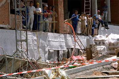 Imagen de la obra tras el accidente ocurrido en Madrid el 21 de mayo de 2001.