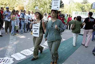 Pasarela paralela en el parque del Retiro