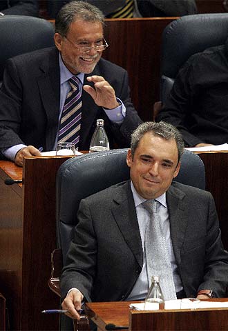 Rafael Simancas y detrás Fernando Marín, durante la sesión.