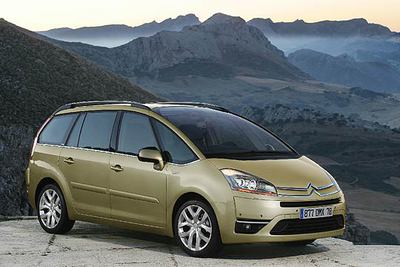 Una carrocería elaborada y con estilo. El Picasso presenta una imagen sólida y estilizada con detalles innovadores, como el parabrisas panorámico o los pilotos traseros con  leds. 