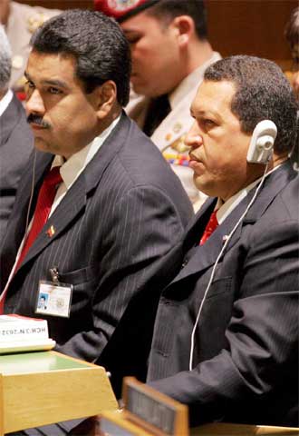 Nicolás Maduro y Hugo Chávez, en la Asamblea General de la ONU el pasado miércoles.