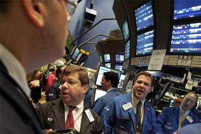 Operadores en el mercado de Nueva York.