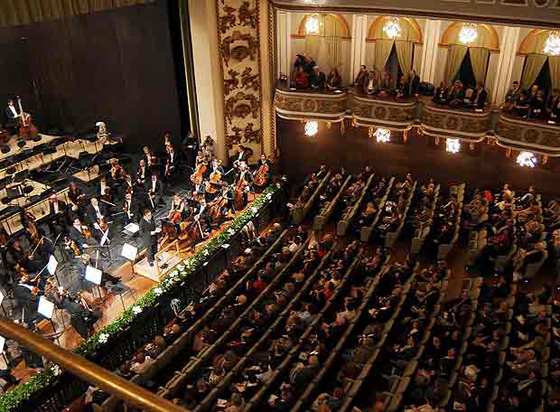 El Teatro Colón vuelve a escena