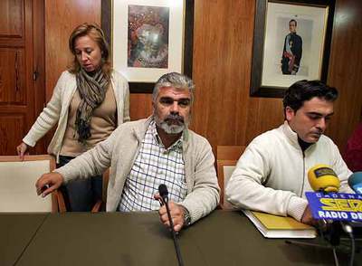 El concejal del PSOE Pascual Codina (izquierda) y el portavoz socialista, Rafael Bas.