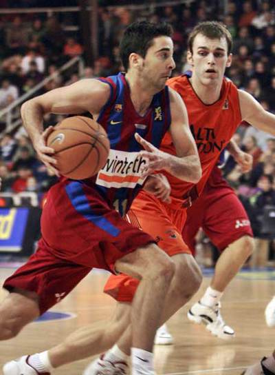 Navarro entra a canasta seguido de cerca por Miso, del Fuenlabrada.