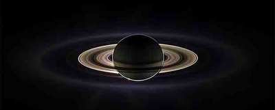Fotografía de Saturno tomada el pasado 15 de septiembre por una cámara de la sonda espacial  Cassini,  que está en órbita de ese planeta.