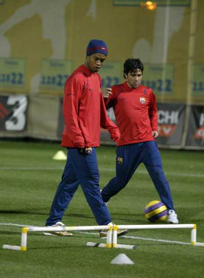 Ronaldinho y Deco vuelven tras perderse tres ensayos