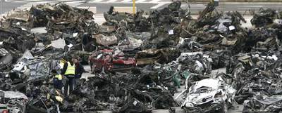 El brutal atentado de ETA deja un cementerio de chatarra en Barajas