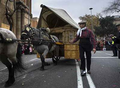 Sant Andreu celebra la fiesta de Els Tres Tombs