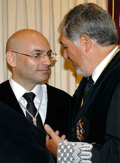 Javier Gómez Bermúdez y el fiscal general, Cándido Conde-Pumpido.