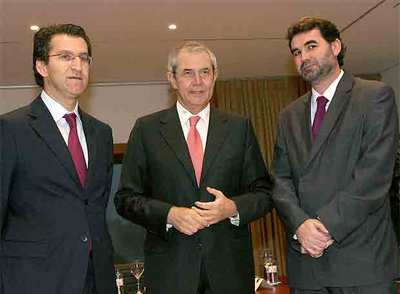 Alberto Núñez Feijóo, Emilio Pérez Touriño y Anxo Quintana, ayer al inicio de la reunión.
