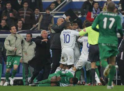Una de las trifulcas entre los jugadores en los minutos finales del encuentro.
