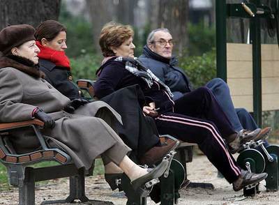Contra el frío, gimnasia en el parque