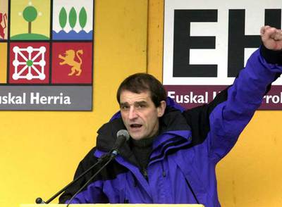 José Antonio Urrutikoetxea,  Josu Ternera,  en un acto de Euskal Herritarrok celebrado en 2001.