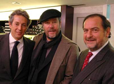 Pedro Gómez de Baeza, el diseñador Philippe Starck y el enólogo Michel Rolland, creadores de 