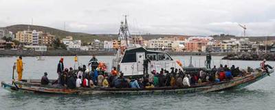 Otro cayuco eleva a 865 los inmigrantes 'sin papeles' llegados a Canarias en enero