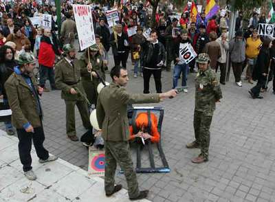 Marcha en Sevilla contra la reunión de la OTAN
