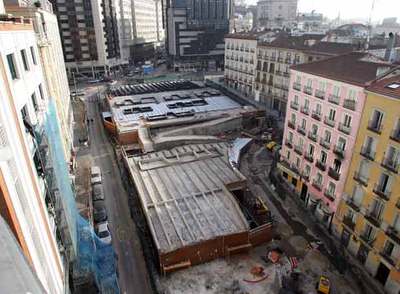 La nueva plaza de Santo Domingo, en construcción sobre el antiguo aparcamiento.