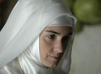 La actriz Paz Vega, en un fotograma de  Teresa, el cuerpo de Cristo. 