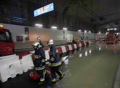 Inundación en el nuevo túnel de salida de Madrid hacia la A-5.