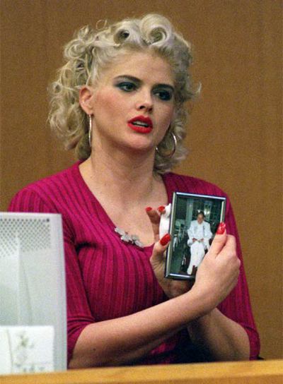 Encarnizada lucha por la herencia de Anna Nicole Smith
