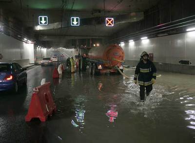 Imagen de la inundación en el nuevo túnel de la M-30 el pasado jueves, día de su inauguración.