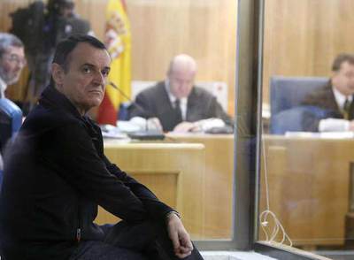 El etarra Iñaki de Juana, durante el juicio celebrado en la Audiencia Nacional el 27 de octubre de 2006 .