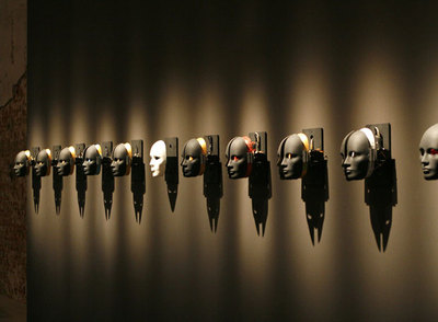 Exposición de   Intermediae,   en una de las naves del Matadero.