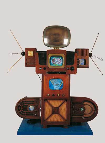  Yul Gok,  de Nam June Paik.