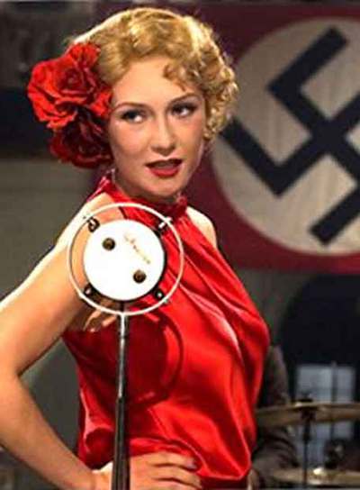 Fotograma de 'El libro negro'.