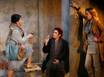 Las actrices de la obra   Dirección Gritadero,   Paula Soldevila, Consuelo Trujillo y Susi Sánchez.