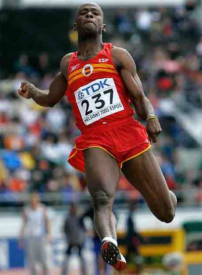Un salto de Joan Lino Martínez en el Mundial de Helsinki.